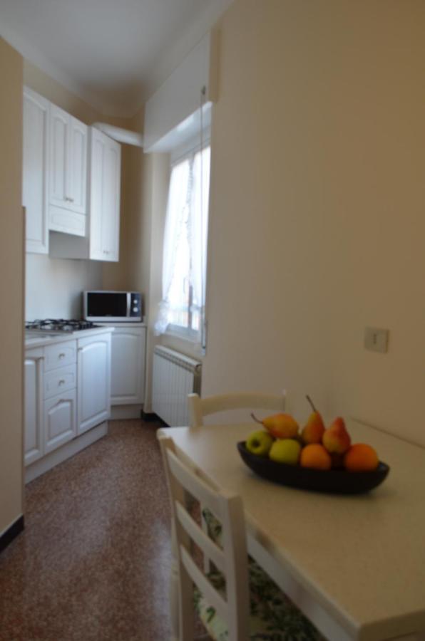 Genovese Villa Elena Appartamenti Вараце Екстериор снимка